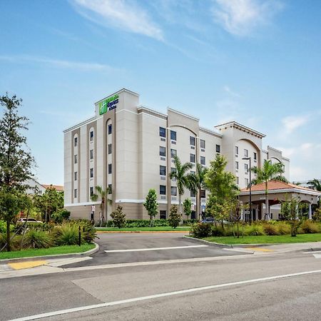 Holiday Inn Express & Suites - Miramar By Ihg Екстериор снимка