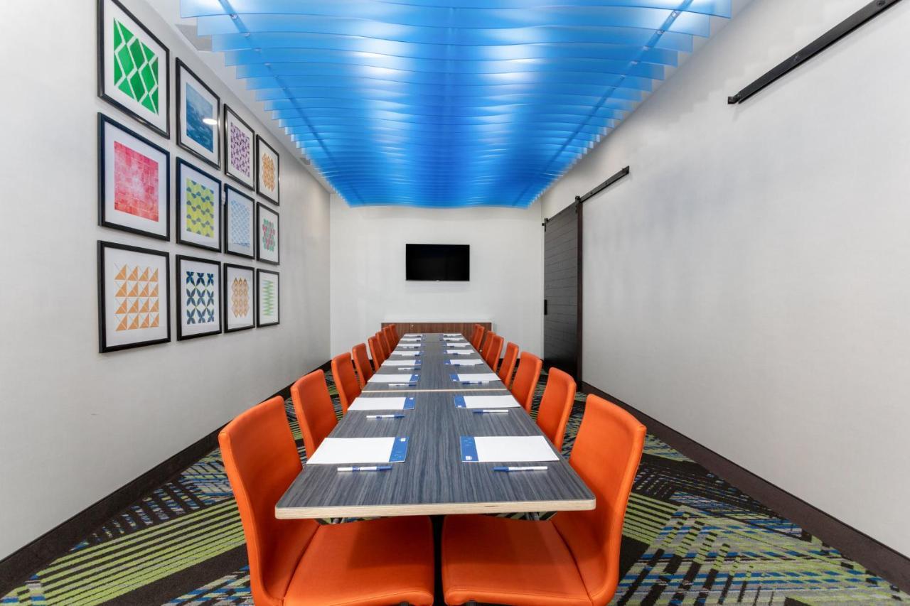 Holiday Inn Express & Suites - Miramar By Ihg Екстериор снимка