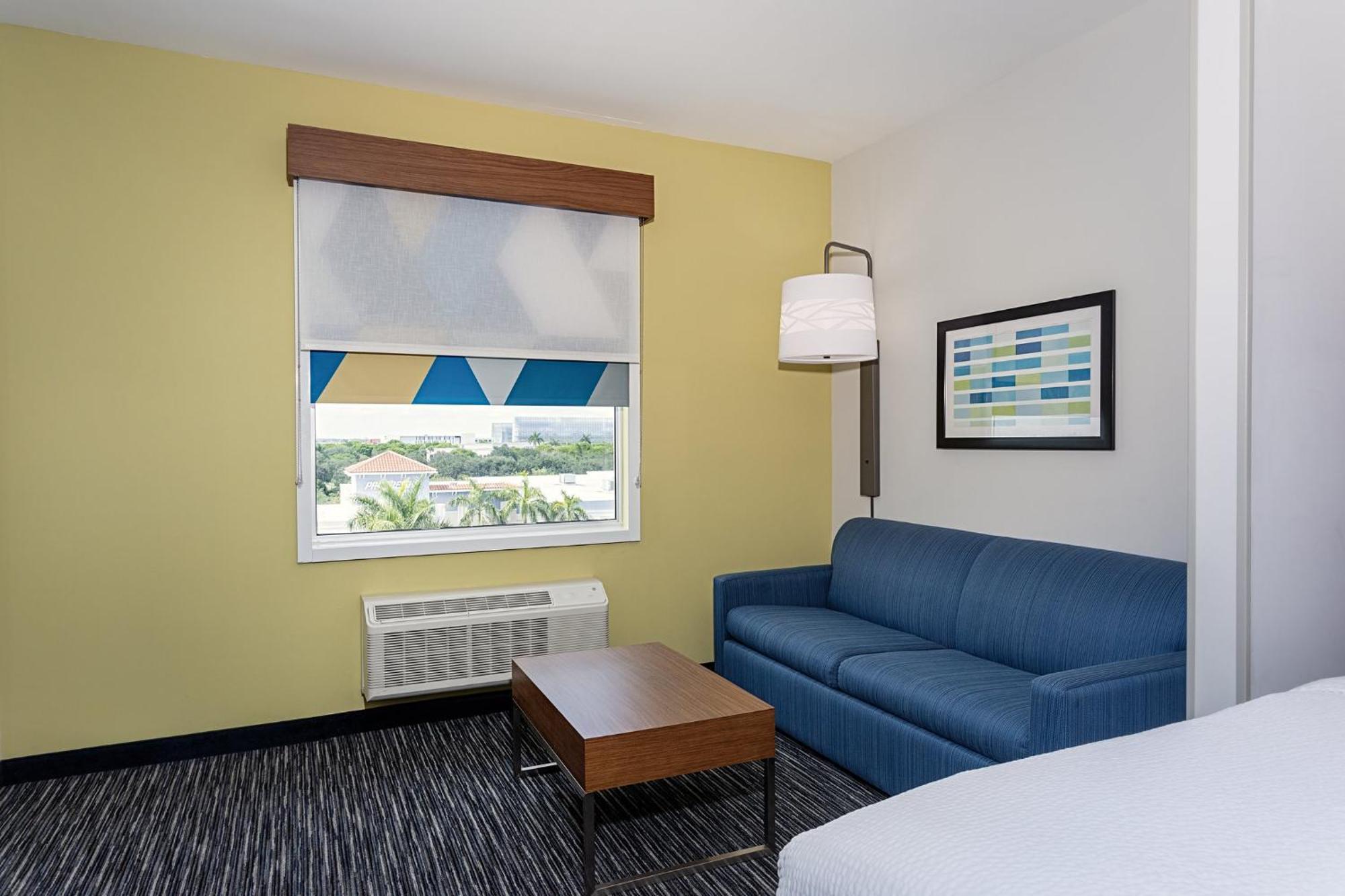 Holiday Inn Express & Suites - Miramar By Ihg Екстериор снимка