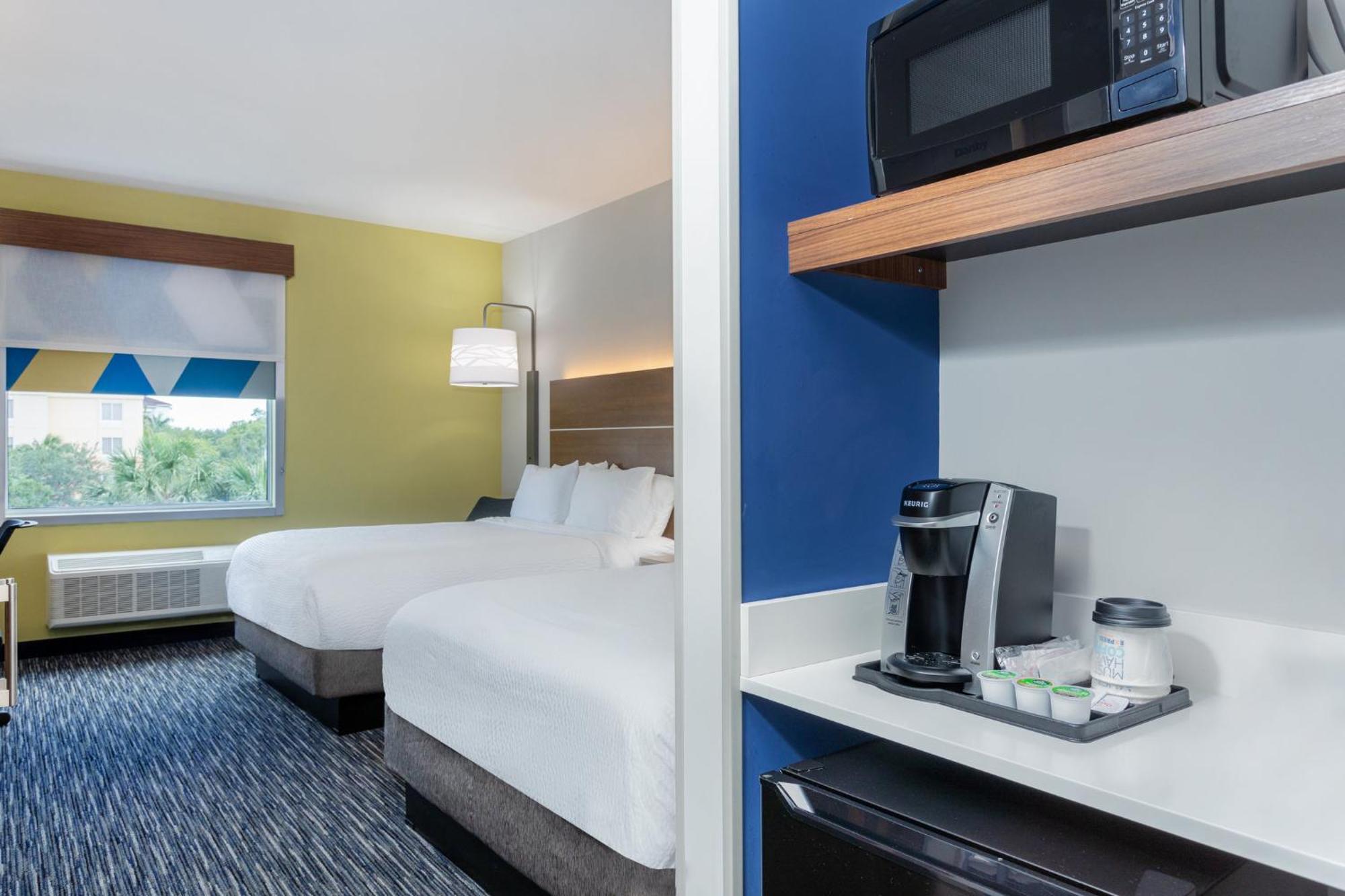 Holiday Inn Express & Suites - Miramar By Ihg Екстериор снимка