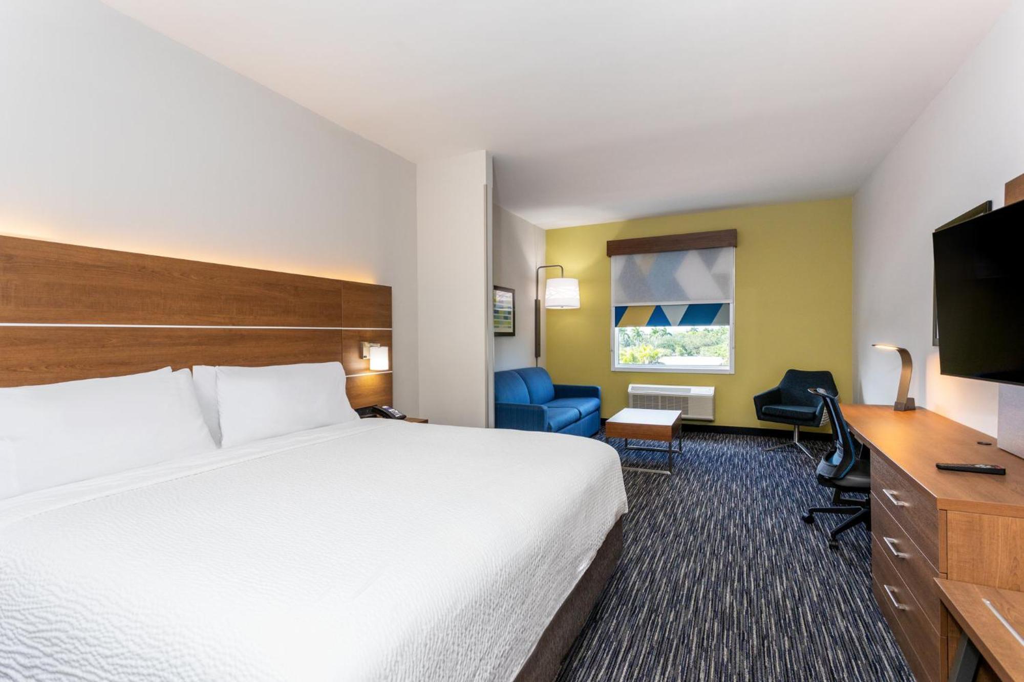 Holiday Inn Express & Suites - Miramar By Ihg Екстериор снимка